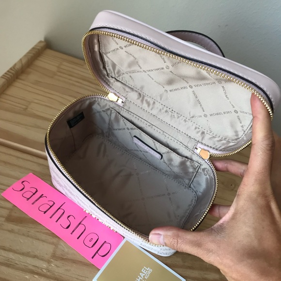 🌼Michael Kors Purse - Picture 9 of 13